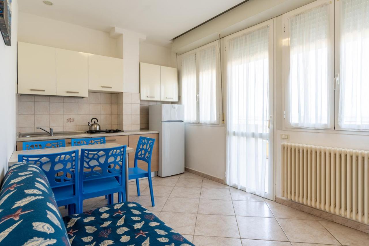 רימיני Appartamenti Montmartre מראה חיצוני תמונה
